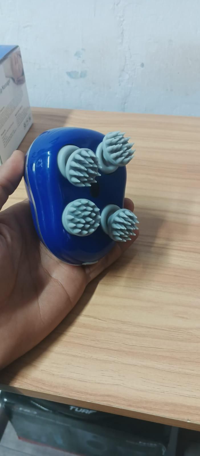 Electric Scalp Massager – 360° Kneading & Vibration Relaxation